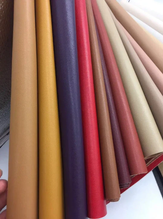 白いモダンセクショナルレザーソファ